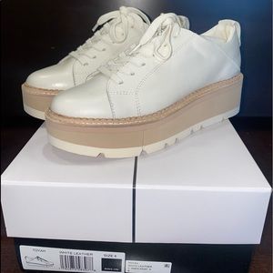 BRAND NEW NEVER WORN — DOLCE VITA TOYAH PLATFORM SNEAKER — WHITE LEATHER